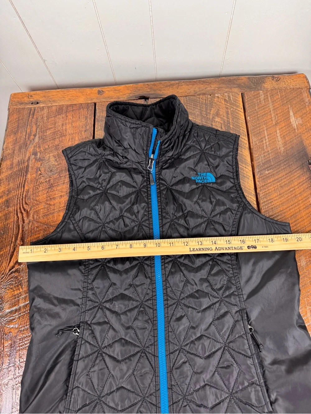 The North Face Women’s Medium Black Quilted Insulated Vest Blue Zip